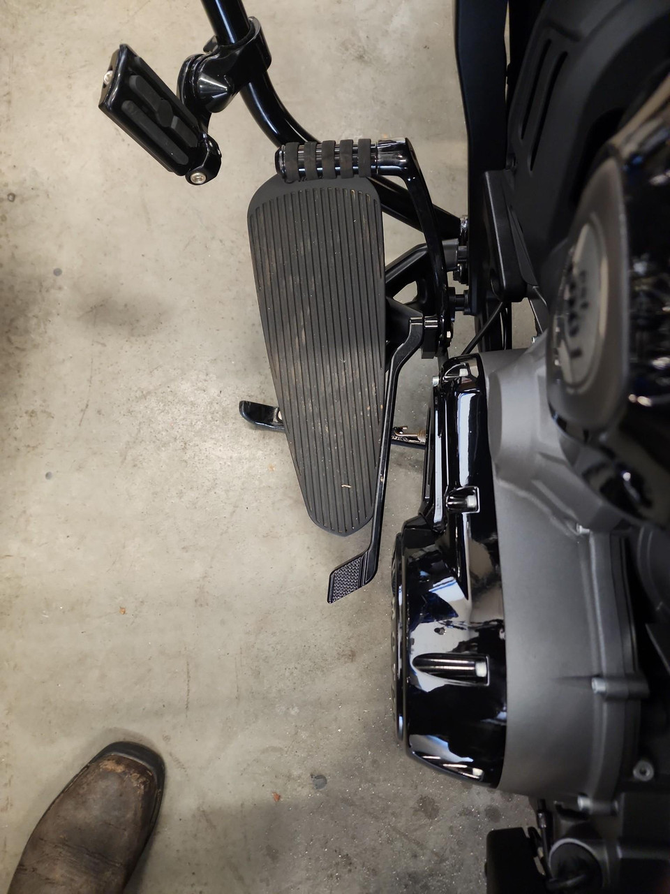 thumbnail image 2 of TCMT Black Aluminum Heel Shifter Lever For Indian Challenger Dark Horse 2020-2024 2 of 6