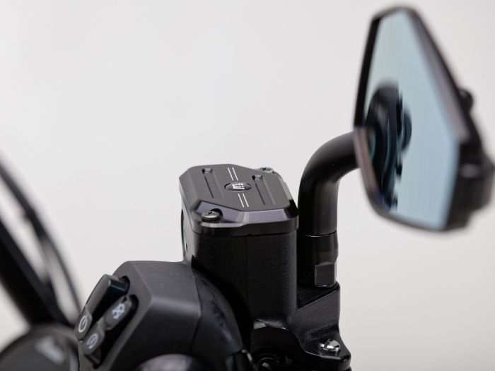 Make: Indian
Model: Sport Chief
Year: 2024, 2023
Remarks: Pair, black
Country of Manufacture: Germany
Brake Reservoir Cover Front & Rear, billet aluminum for Indian Sport Chief